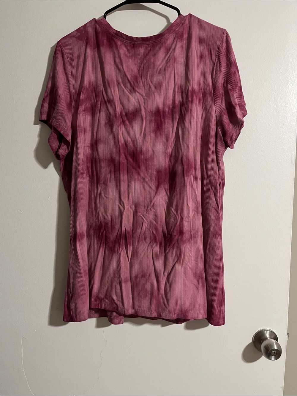 torrid Mauve Tie-Dye Ribbed Short Sleeve Tee - Picture 3 of 4